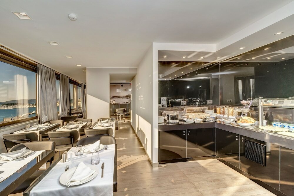 Фото The View Luxury Rooms