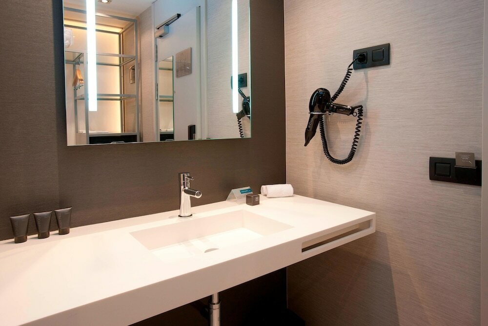 Фото AC Hotel Colon Valencia