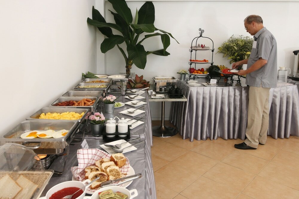 Фото Ratchadamnoen Residence