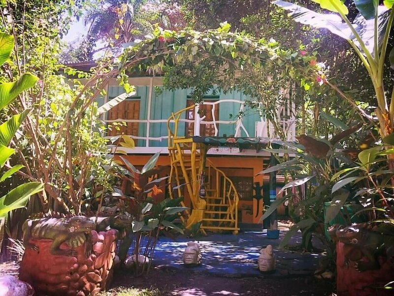Гостиница Madre Selva Jungle Hostel