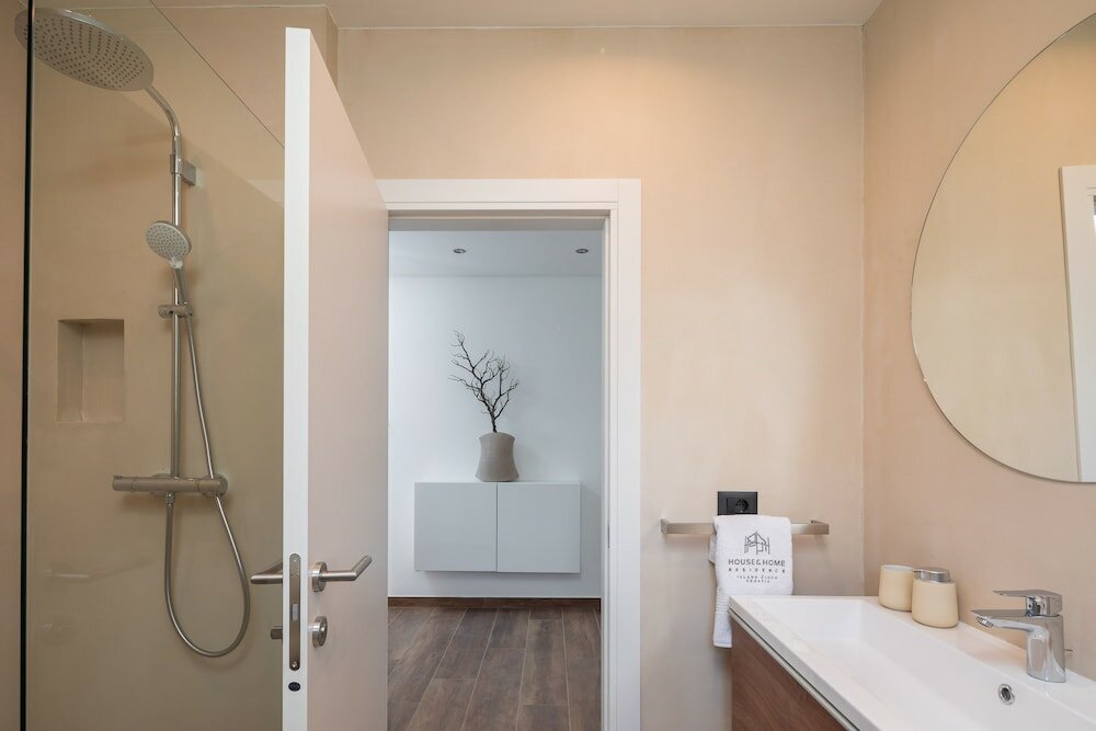 Фото House & Home Slatine