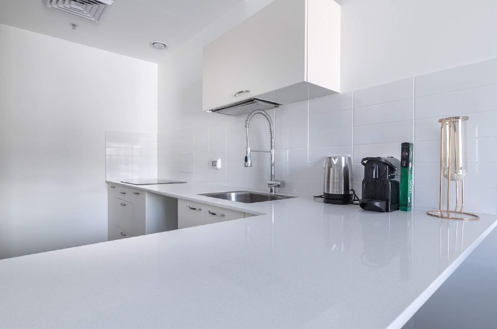 Фото J-Tower Apartments