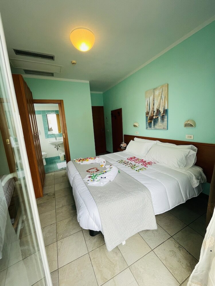 Фото Hotel Blue Moon