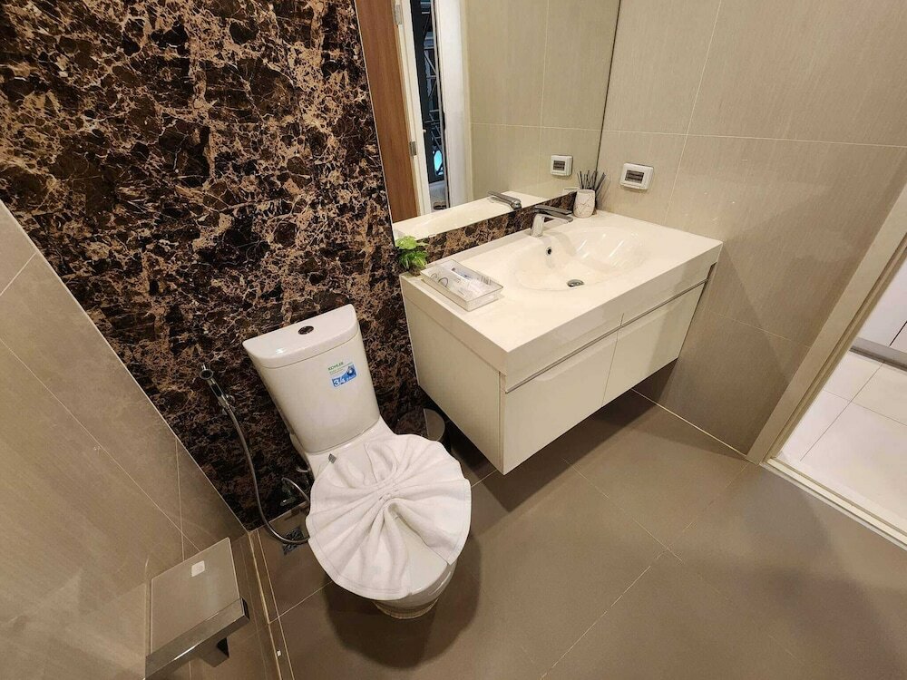 Фото The Heaven at Star Hill Condo