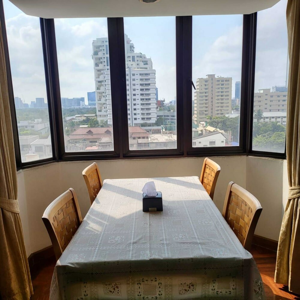 Фото Omni Tower Direct Rooms Sukhumvit Soi 4