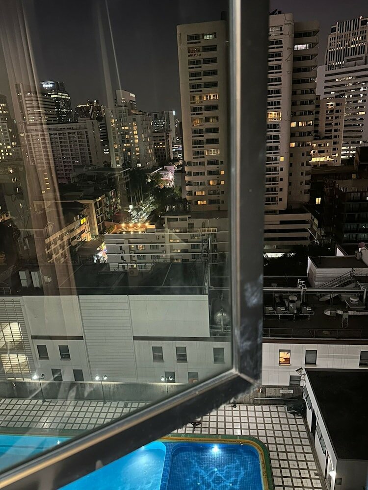 Фото Omni Tower Direct Rooms Sukhumvit Soi 4