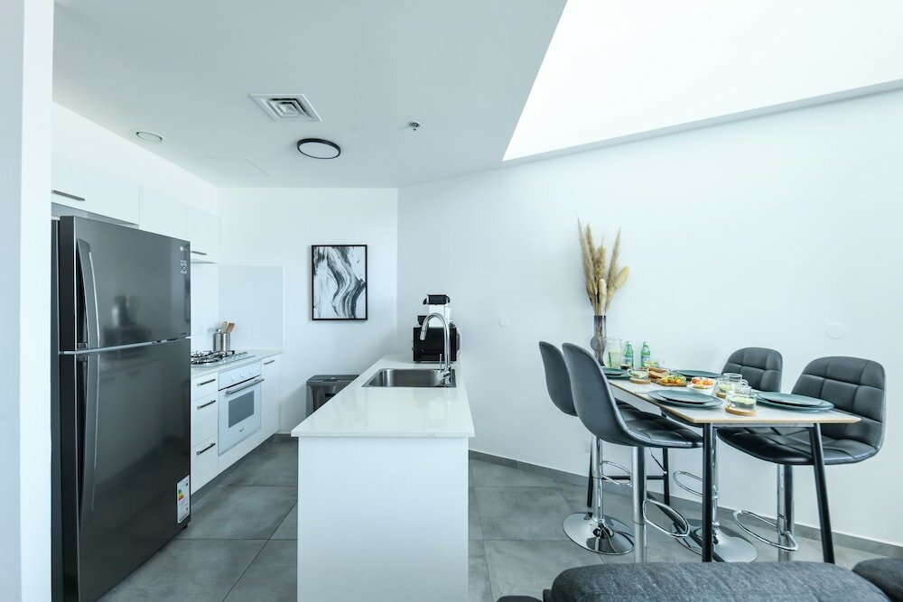 Фото Luxe Apt in Top Tel Aviv Neighborhood