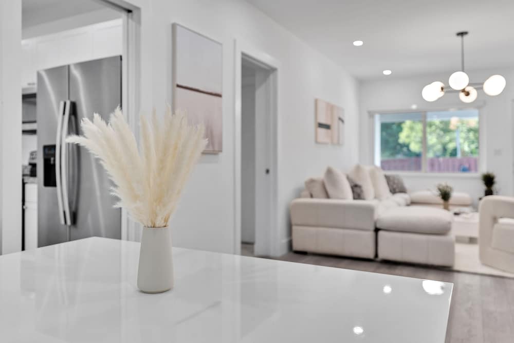 Фото Superior Design District 3bd Home