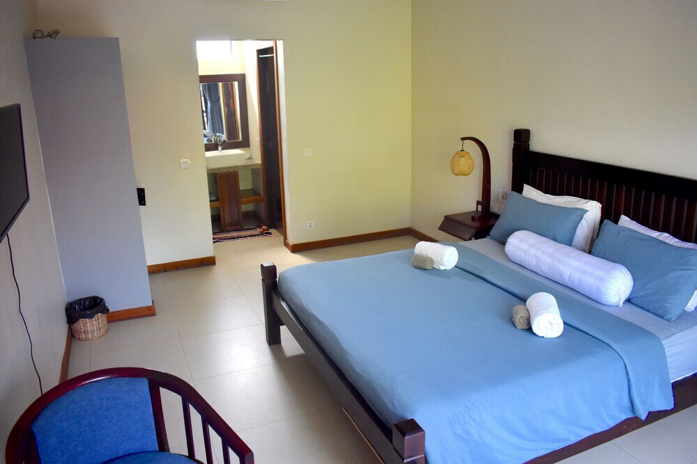 Фото Three Little Birds