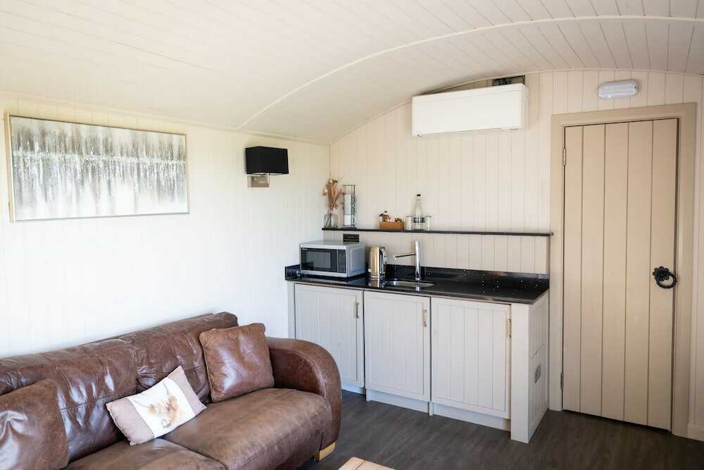 Фото Coltsfoot Country Retreat