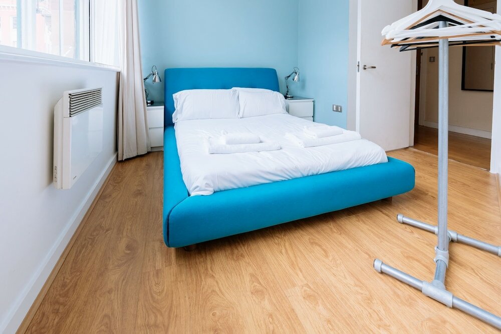 Фото Bright 2bd Flat in Manchester