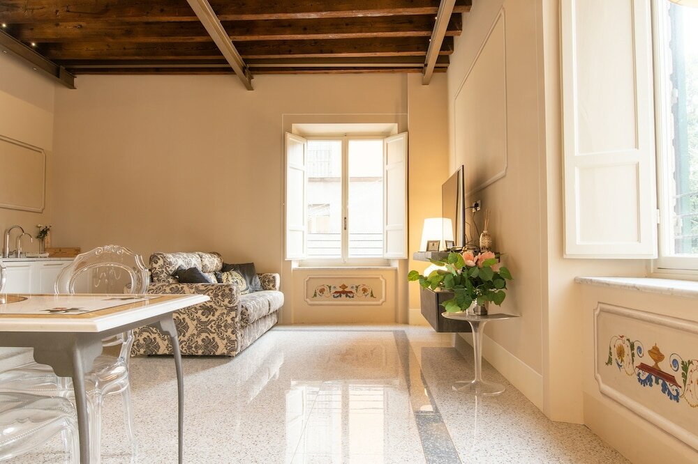 Фото Noble Floor - Luxury Apartments