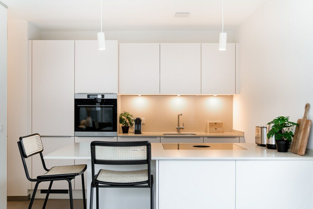 Фото New high-end 2 Br Penthouse w Balcony