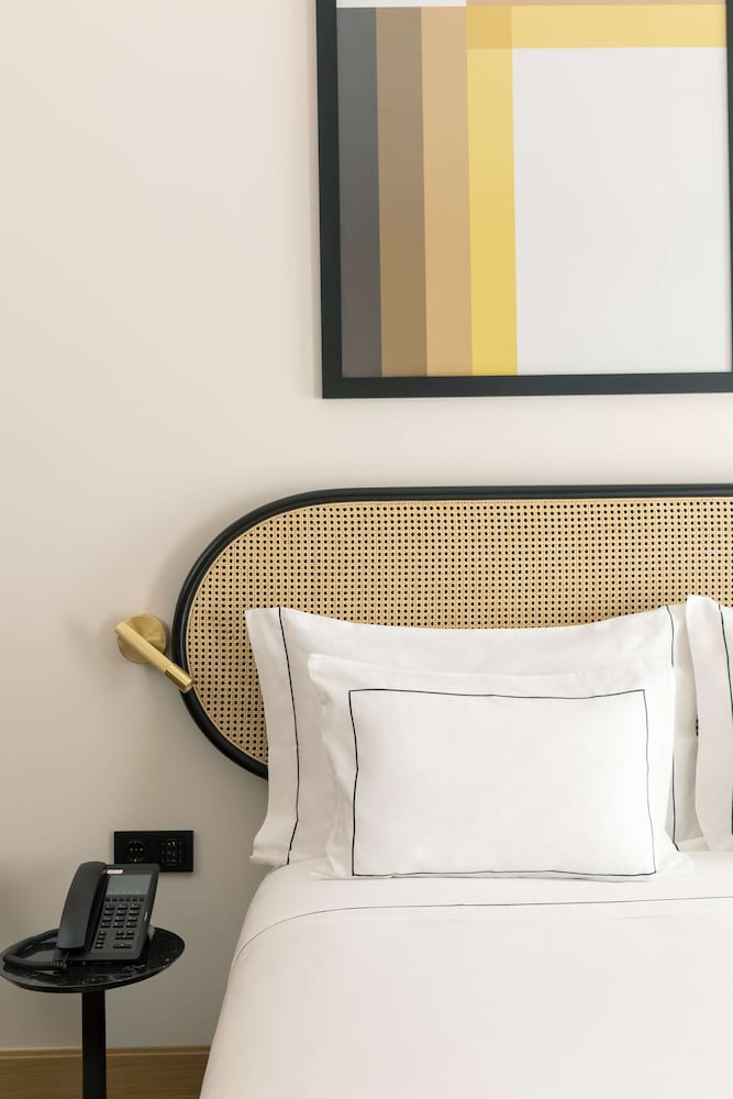 Фото Arts Hotel Porto, Tapestry Collection by Hilton