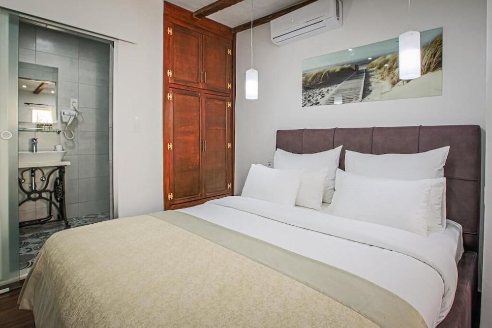 Фото Theatre Luxury Rooms