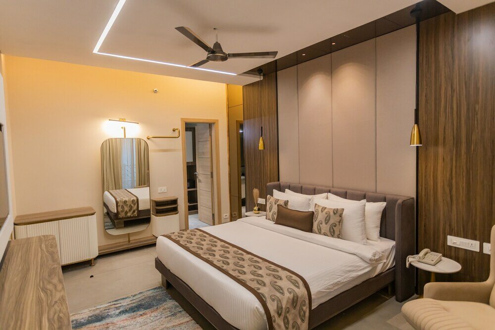 Фото The Lotus County Club & Resort