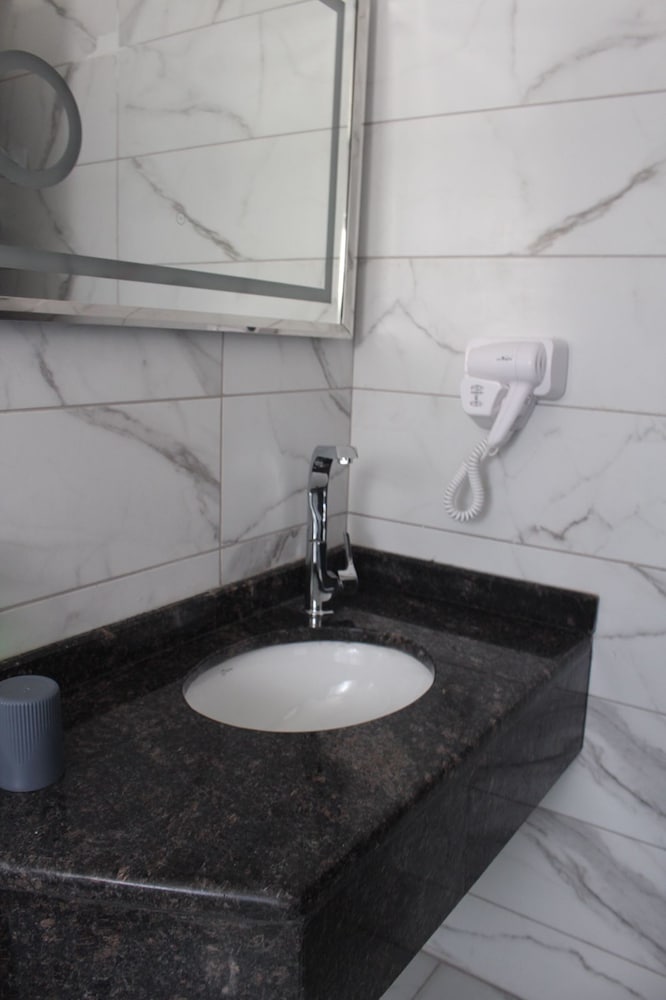 Фото Holiday Season Hotel