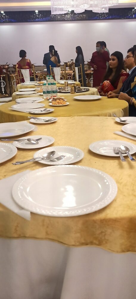 Фото Chhavi Hotels