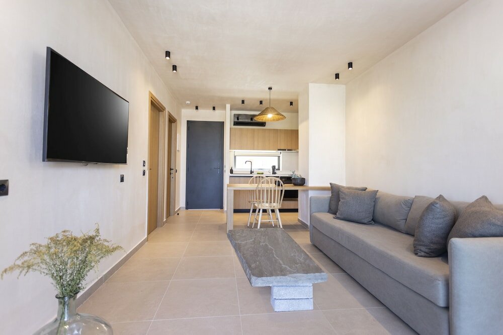 Фото Pnoes Luxury Suites