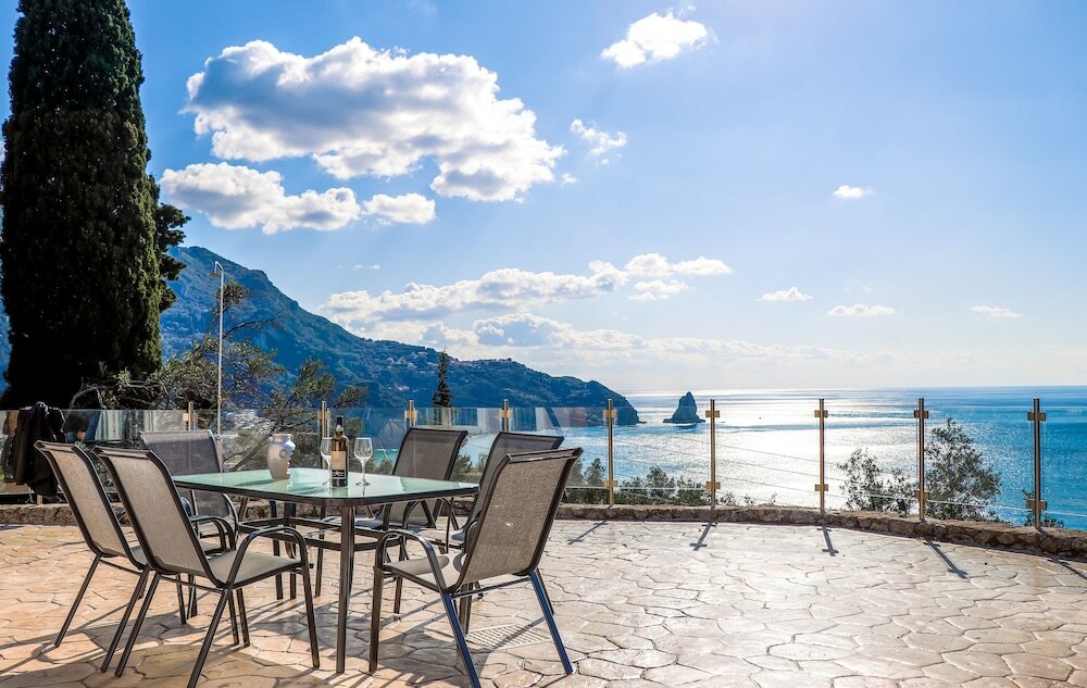 Фото Noir Luxury Suite by CorfuEscapes