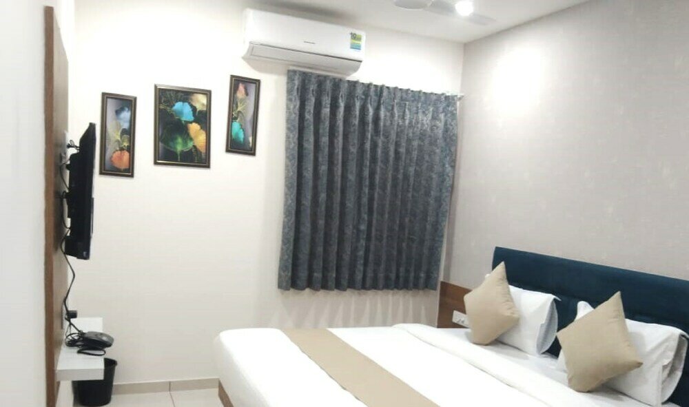 Фото Hotel M D Residency Anand