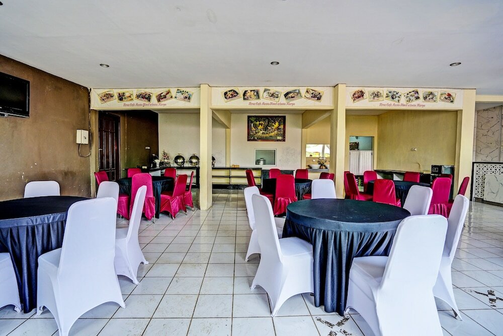 Фото Capital O 92162 Hotel Wisata Karya