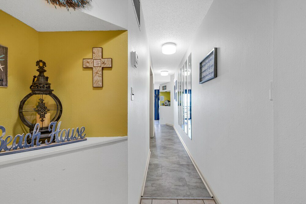 Фото 1br Oceanfront condo with Pool & Balcony