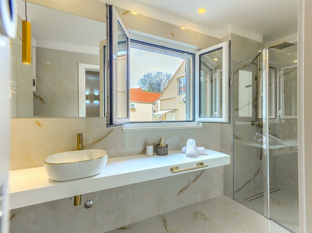 Фото Irini Luxury Rooms