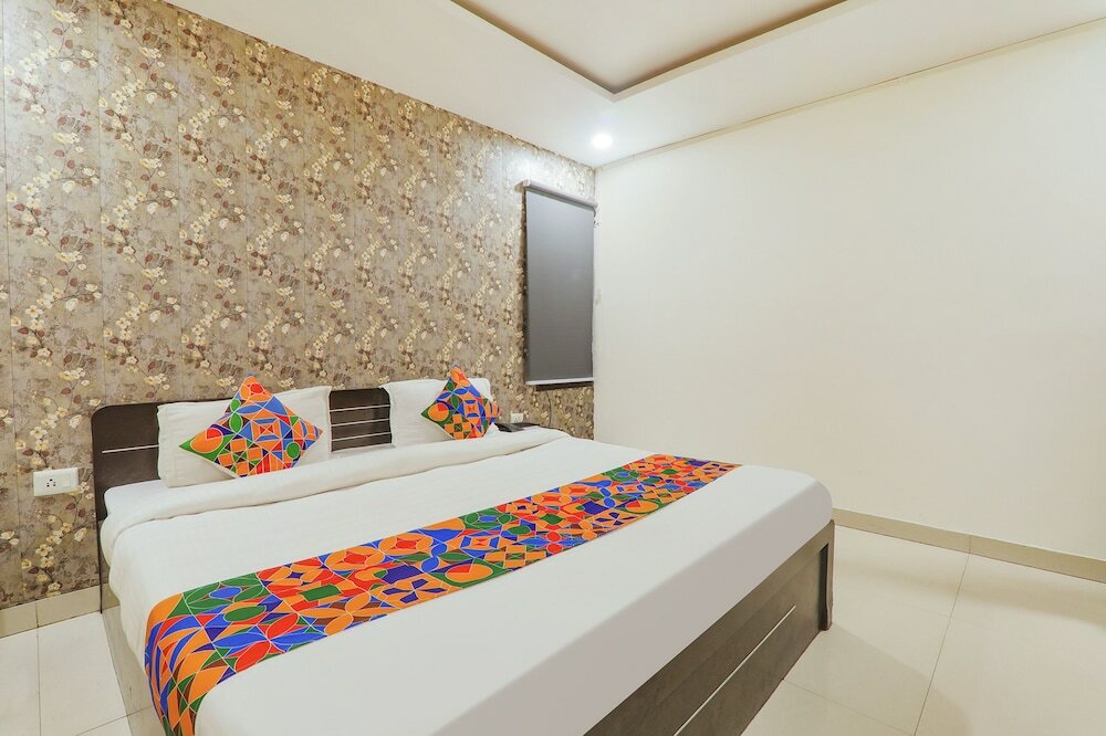 Фото Fabhotel The Villa