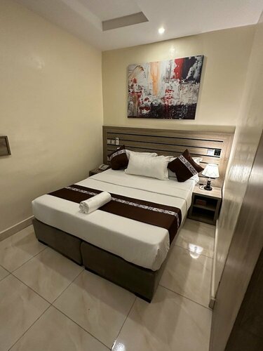Гостиница Moz One Executive Guest Rooms-Tourggourt в Абудже