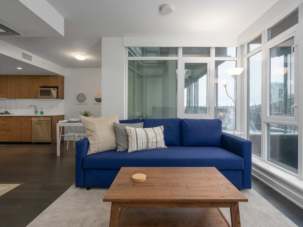 Фото Sterling Suites - Yaletown