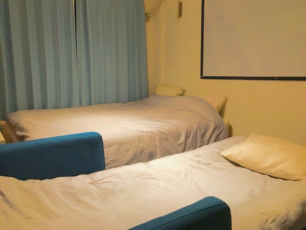 Фото Local Nishijin Apartment