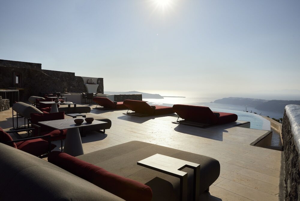 Фото White Pearl Cavalieri - Adults Only