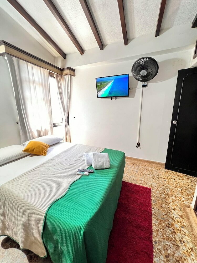 Фото Green Door Boutique