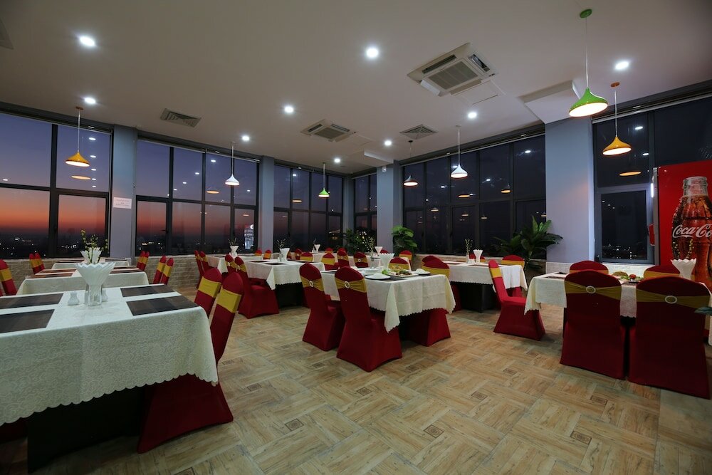 Фото Royal Peacock Hotel