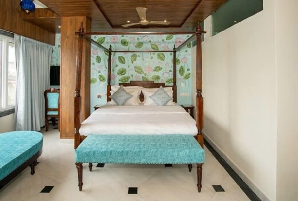 Фото Jheel Hotel and Restaurent