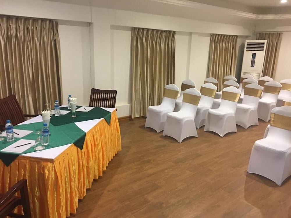 Фото Lin Unity Win Hotel