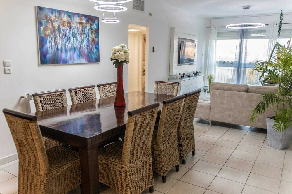 Фото Art Apartment Near Mamila best Location 1