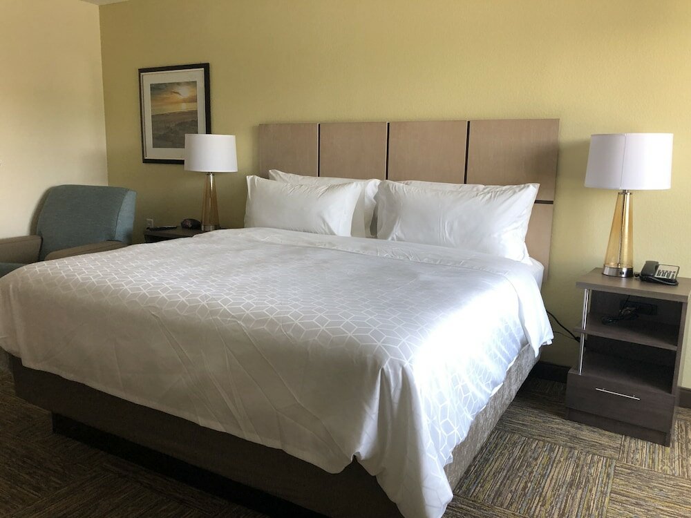 Фото Candlewood Suites Panama City Beach Pier, an Ihg Hotel