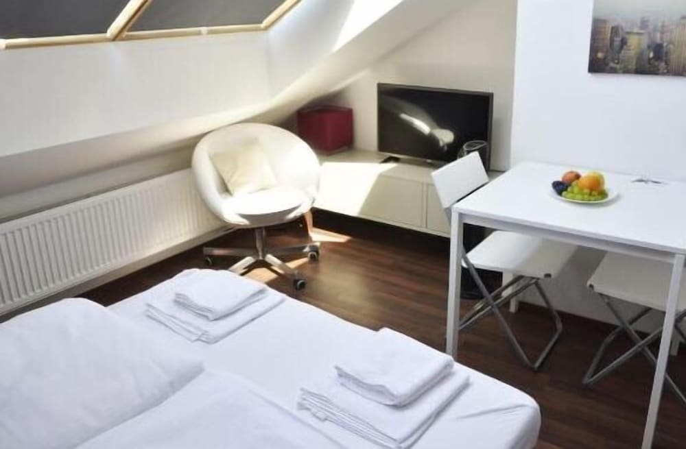 Фото The Republic Garden - Hostel