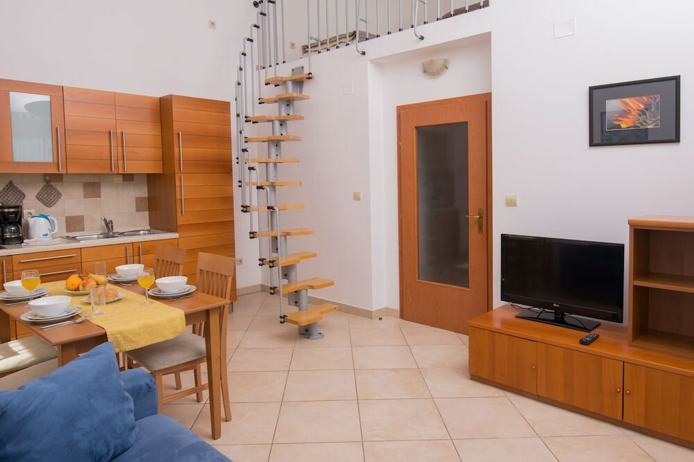 Фото Apartments Flora