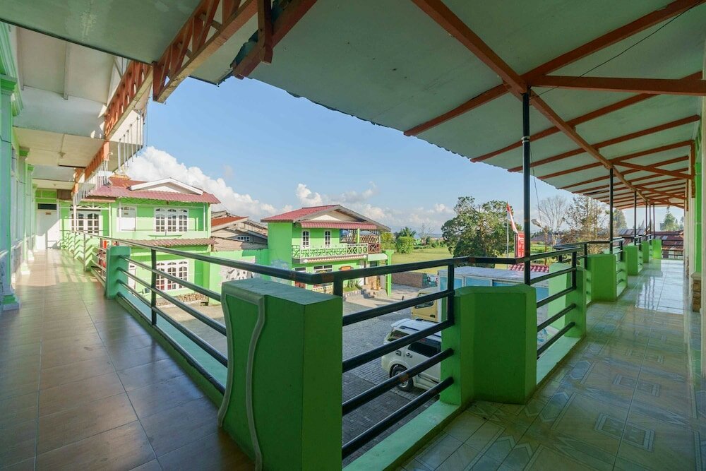 Фото RedDoorz Syariah Hotel Enasti Berastagi