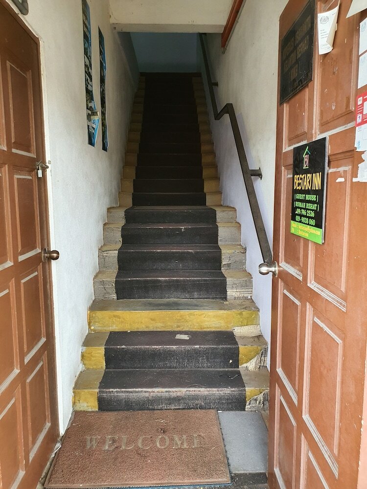 Фото Spot On 89920 Muwaffaq Inn