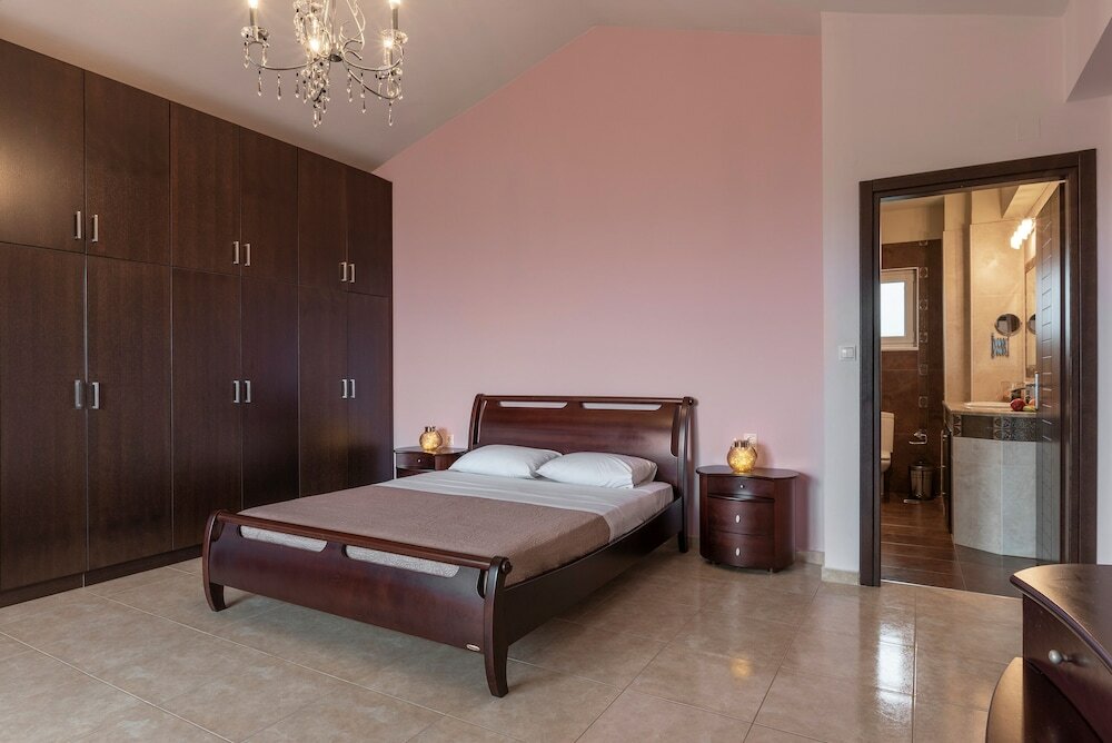 Фото Villa Familia Chania