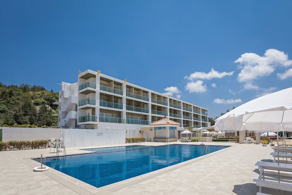 Фото Okinawa Kariyushi Lch Resort on the Beach