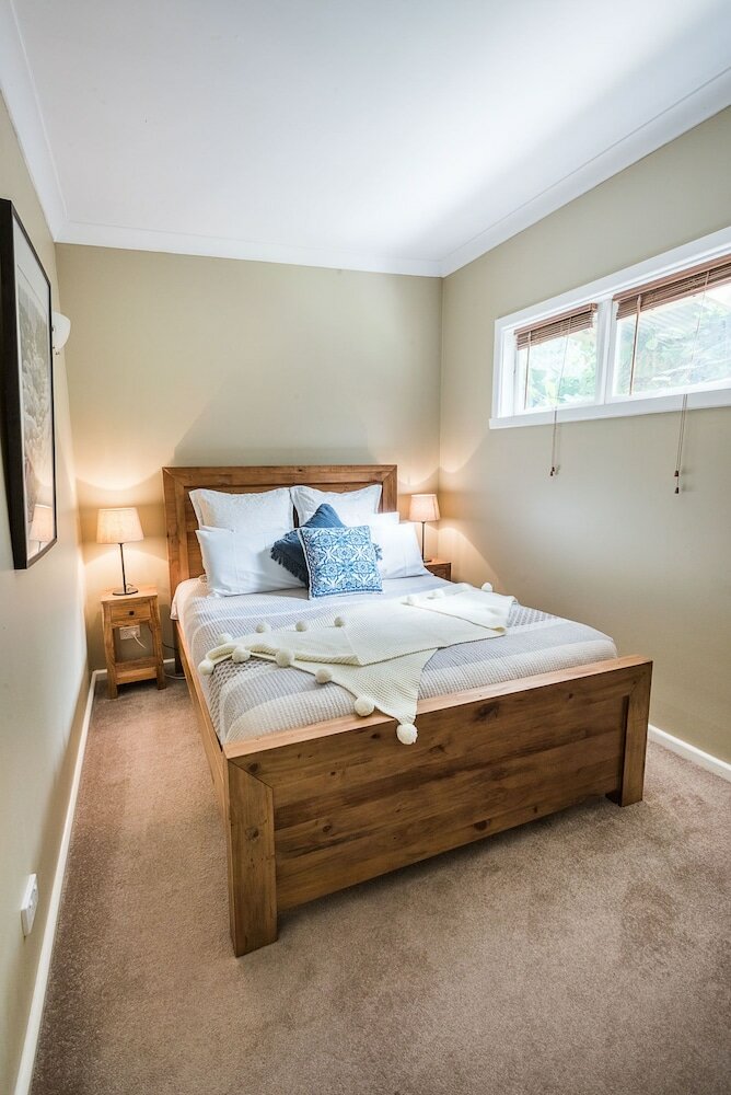 Фото Avalon House