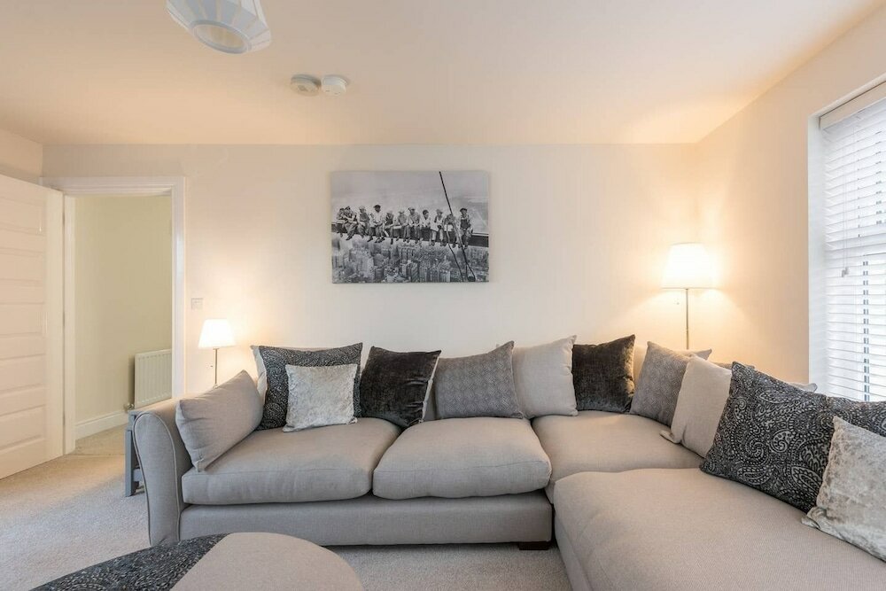 Фото Stylish & Modern 3 Bedroom Home