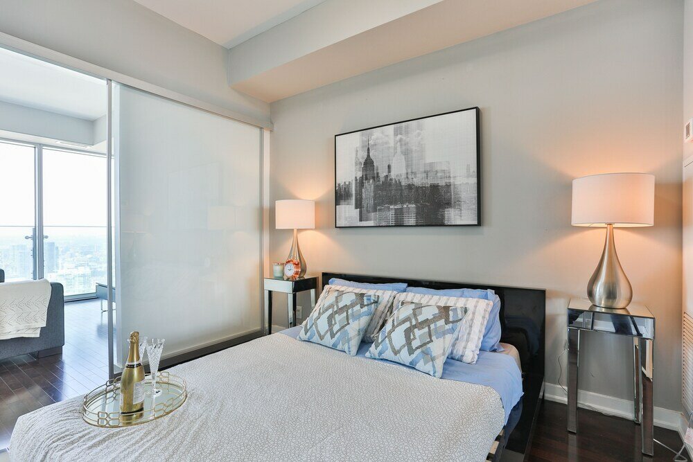 Фото Luxury Lakeview Skyscraper by Cn Tower