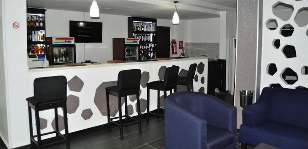 Фото De Brass Suites Hotel