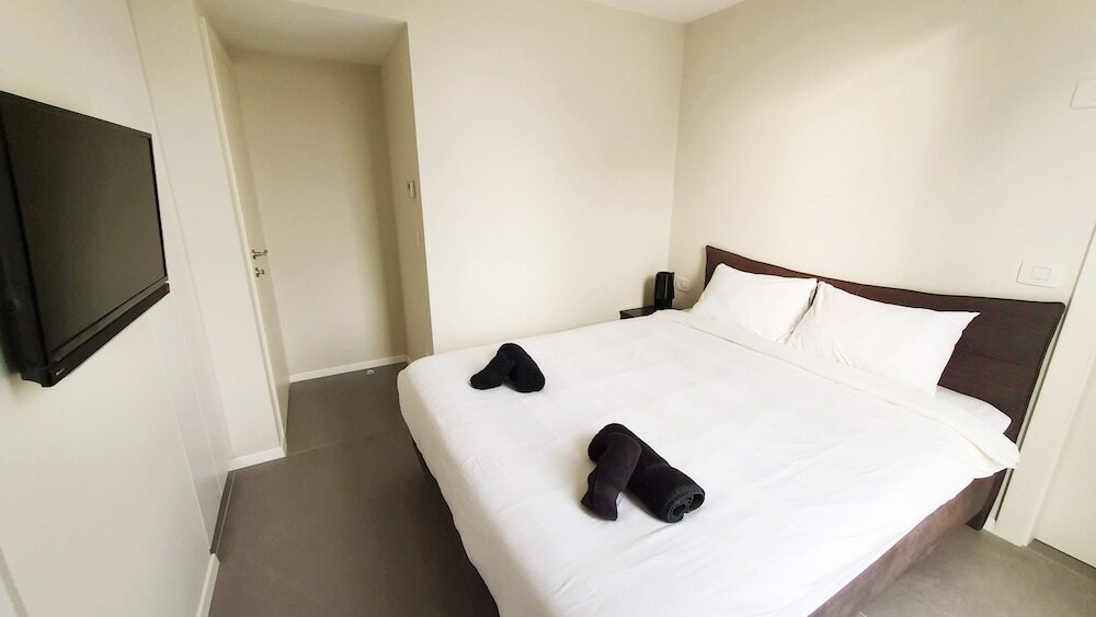 Фото Апартаменты Design 3 Bdr Huge Rooftop Beach Side Tl57